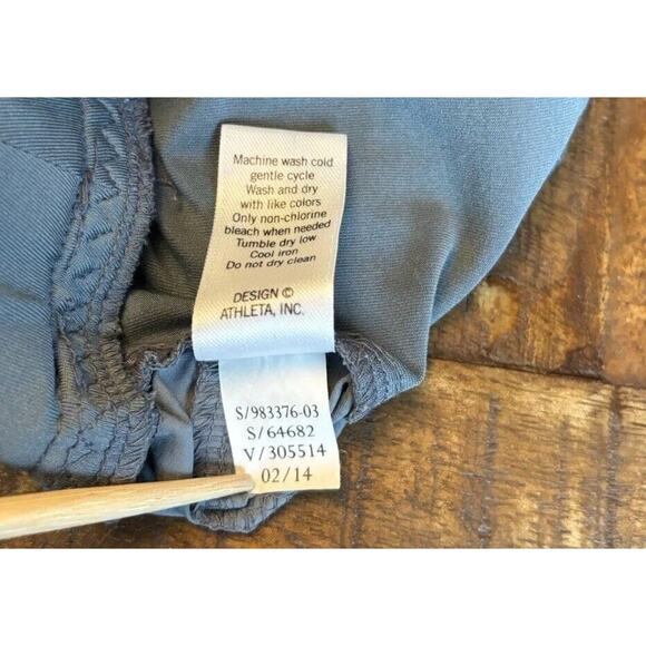 Athleta Running Shorts Grey Athletic Workout Zipper Pocket Size Xsmall - Picture 15 of 16